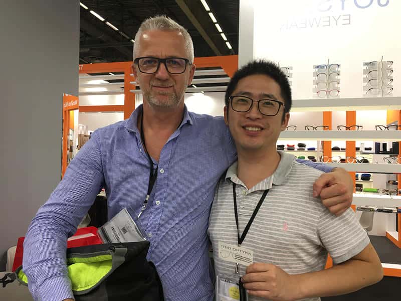 Joysee customer meeting for an OEM ODM sunglasses project